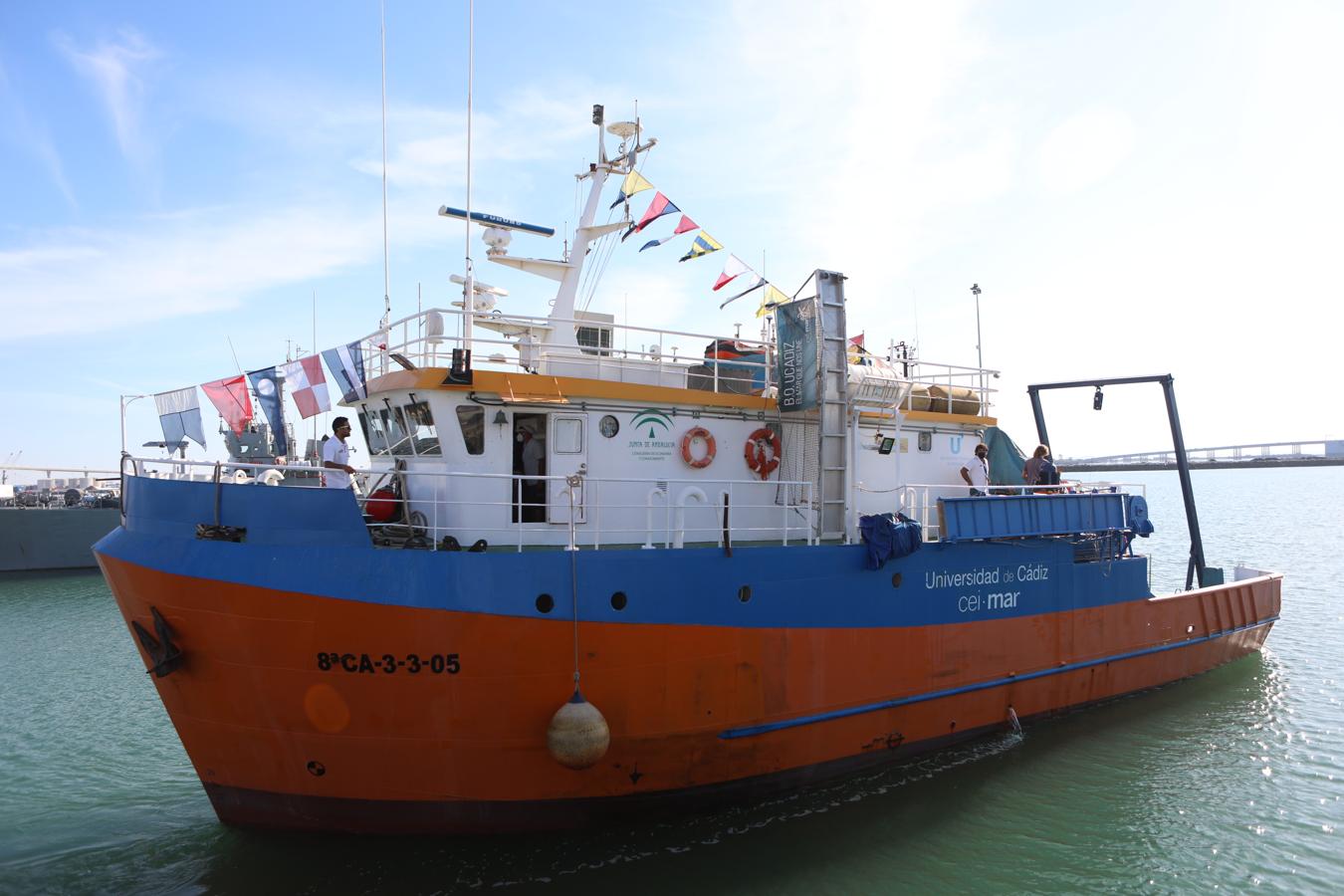 Fotos: La salida del buque oceanográfico &#039;UCAdiz&#039;