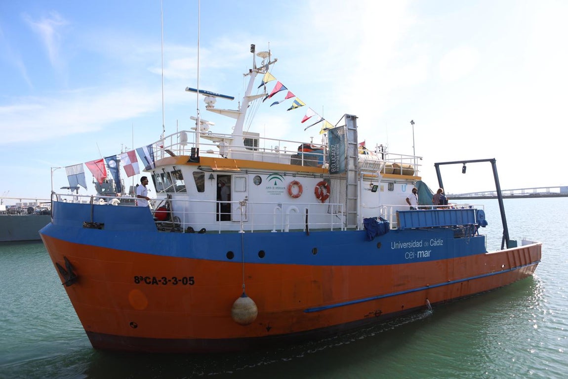 Fotos: La salida del buque oceanográfico &#039;UCAdiz&#039;