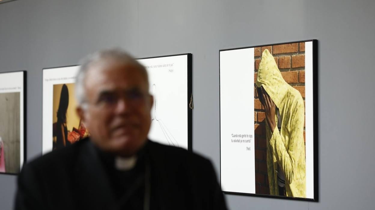 La muestra sobre la trata en El Patio de los Naranjos de Córdoba, en imágenes