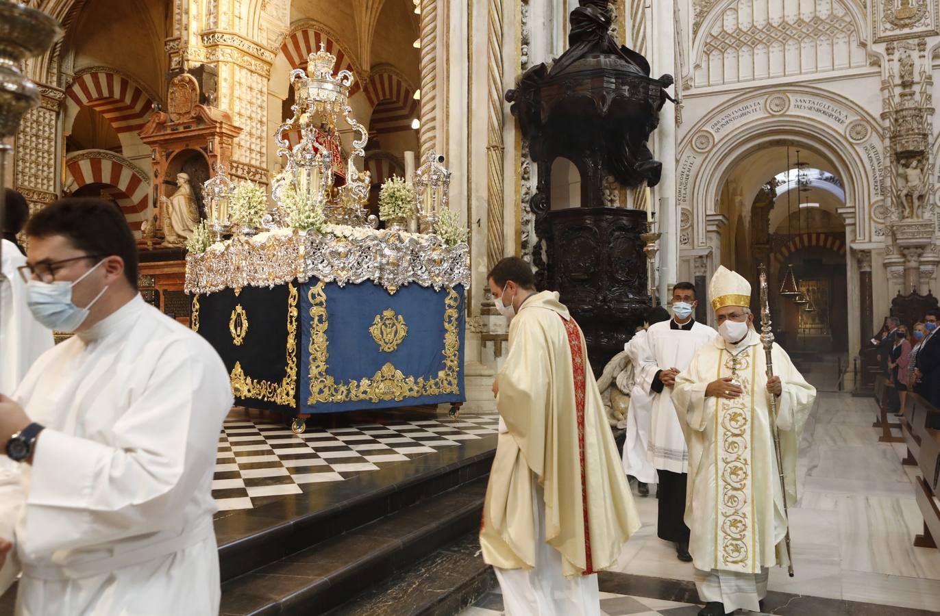 La misa en honor a la Virgen de la Fuensanta de Córdoba, en imágenes