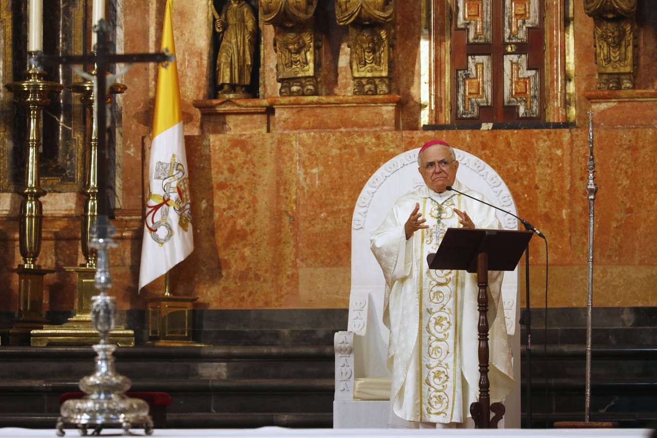 La misa en honor a la Virgen de la Fuensanta de Córdoba, en imágenes