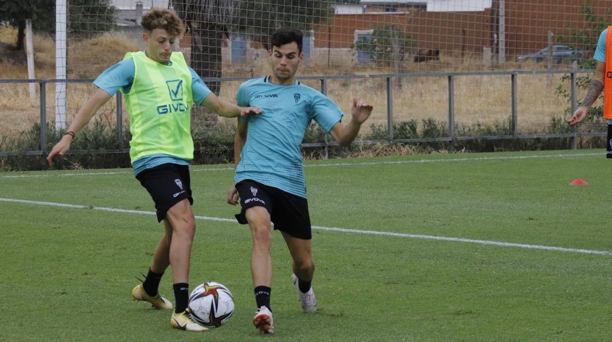 El entrenamiento del Córdoba CF en la festividad de la Virgen de la Fuensanta, en imágenes