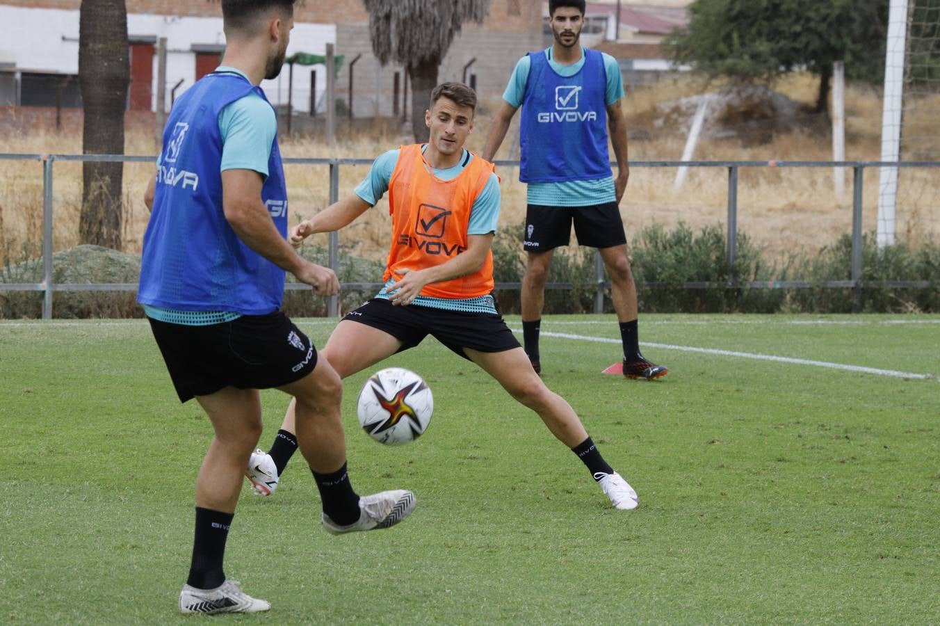 El entrenamiento del Córdoba CF en la festividad de la Virgen de la Fuensanta, en imágenes