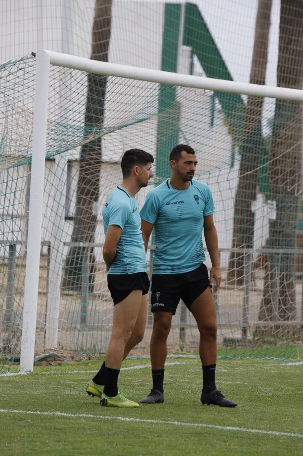 El entrenamiento del Córdoba CF en la festividad de la Virgen de la Fuensanta, en imágenes