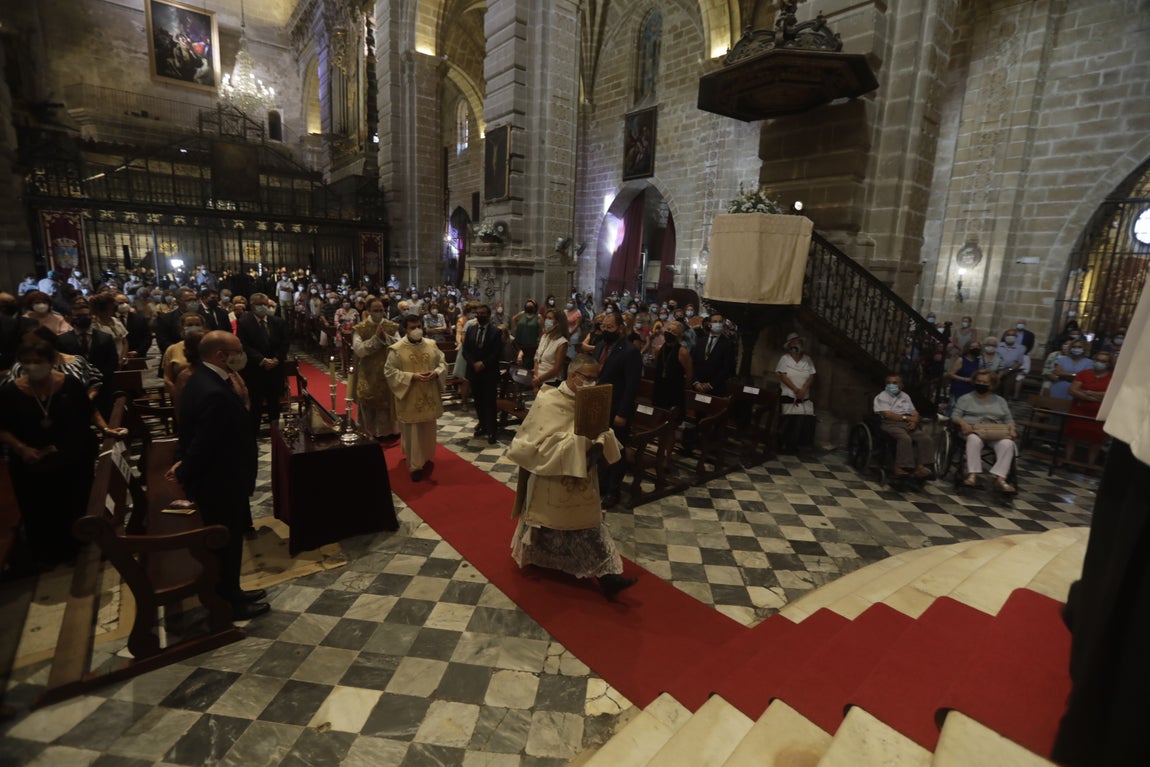 En imágenes: Así ha sido la procesión de la Virgen de los Milagros, en El Puerto