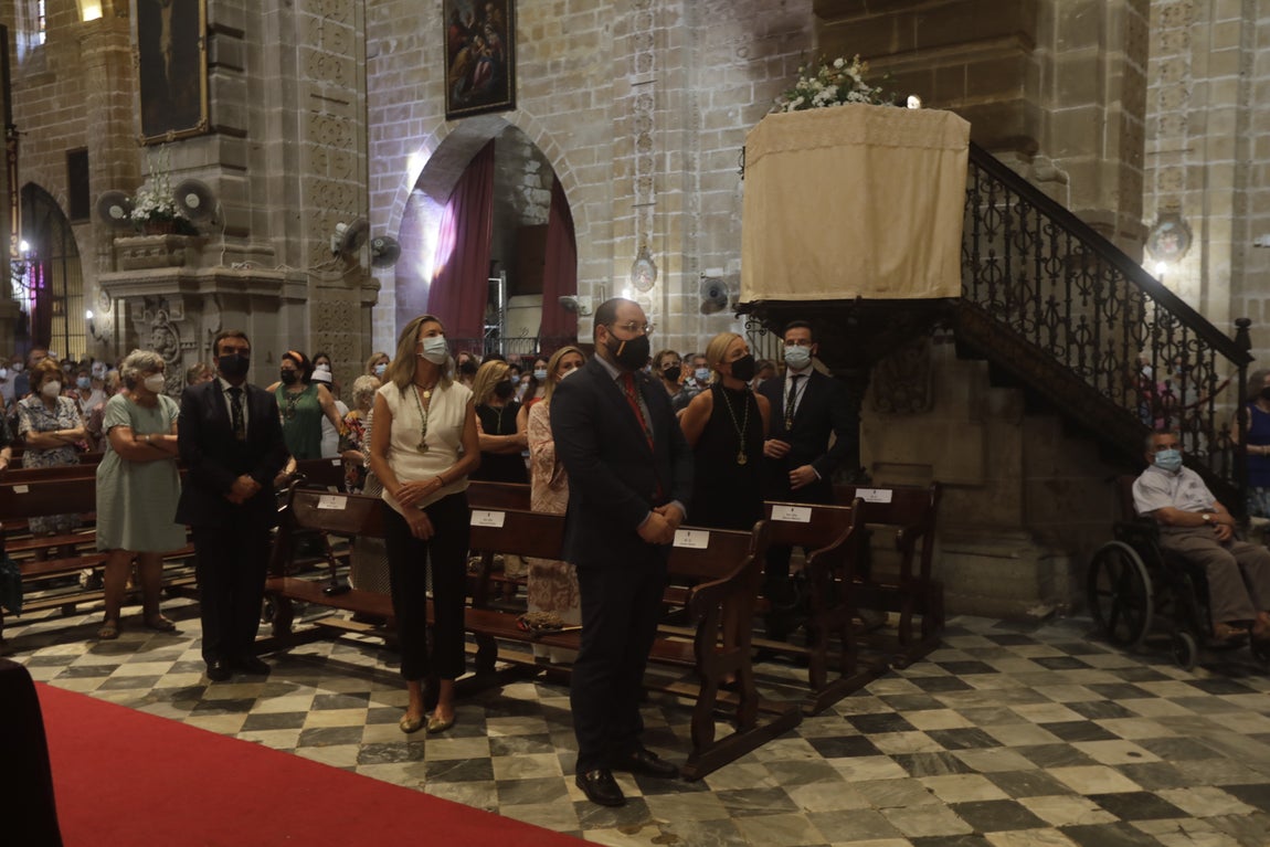 En imágenes: Así ha sido la procesión de la Virgen de los Milagros, en El Puerto