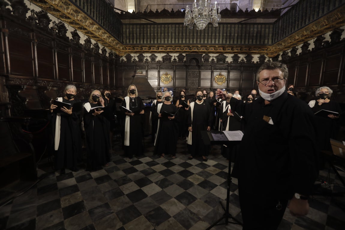 En imágenes: Así ha sido la procesión de la Virgen de los Milagros, en El Puerto