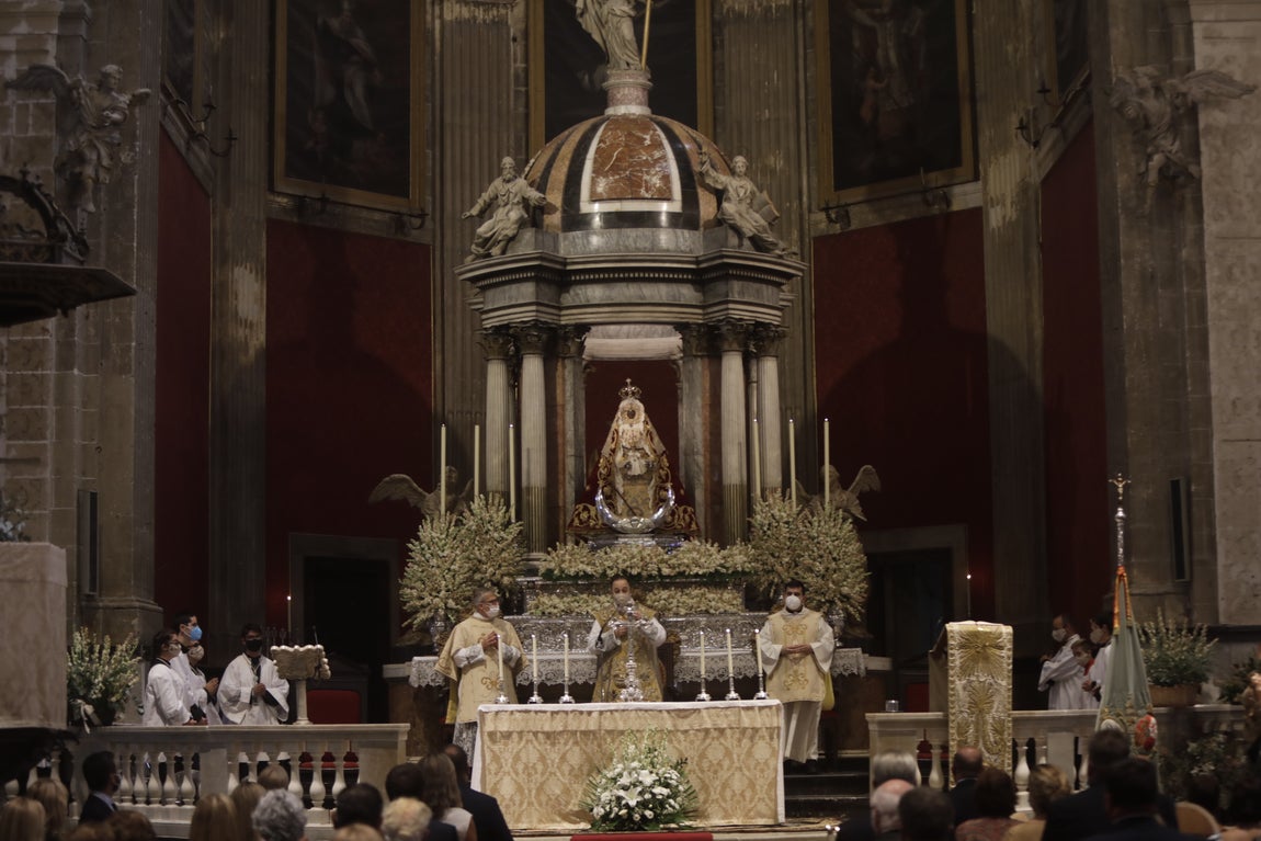 En imágenes: Así ha sido la procesión de la Virgen de los Milagros, en El Puerto