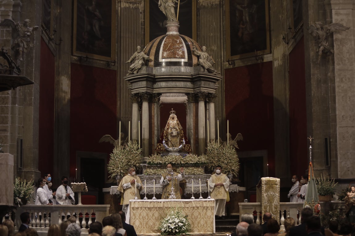 En imágenes: Así ha sido la procesión de la Virgen de los Milagros, en El Puerto