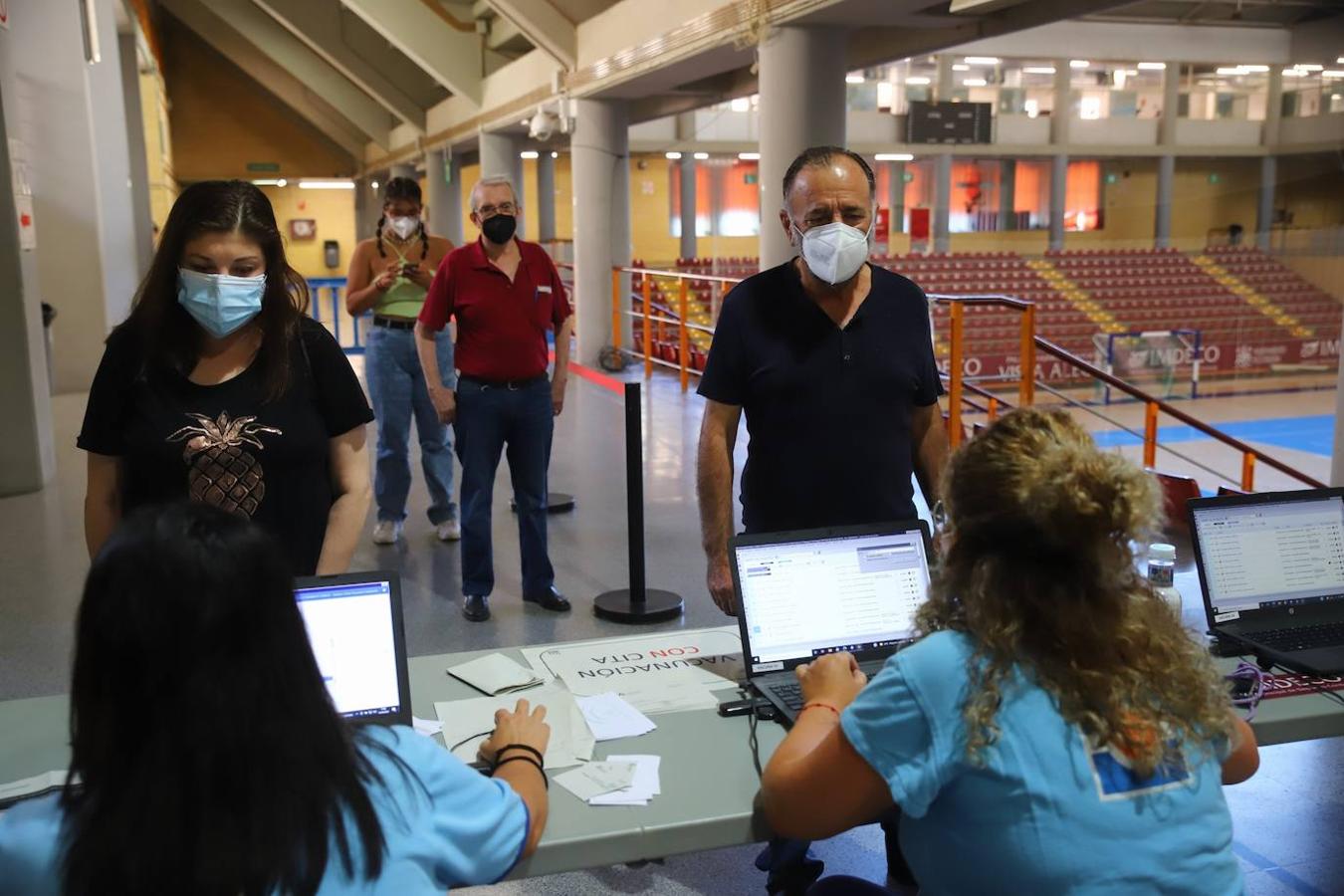 La vacunación con la tercera dosis contra el Covid-19 en Córdoba, en imágenes