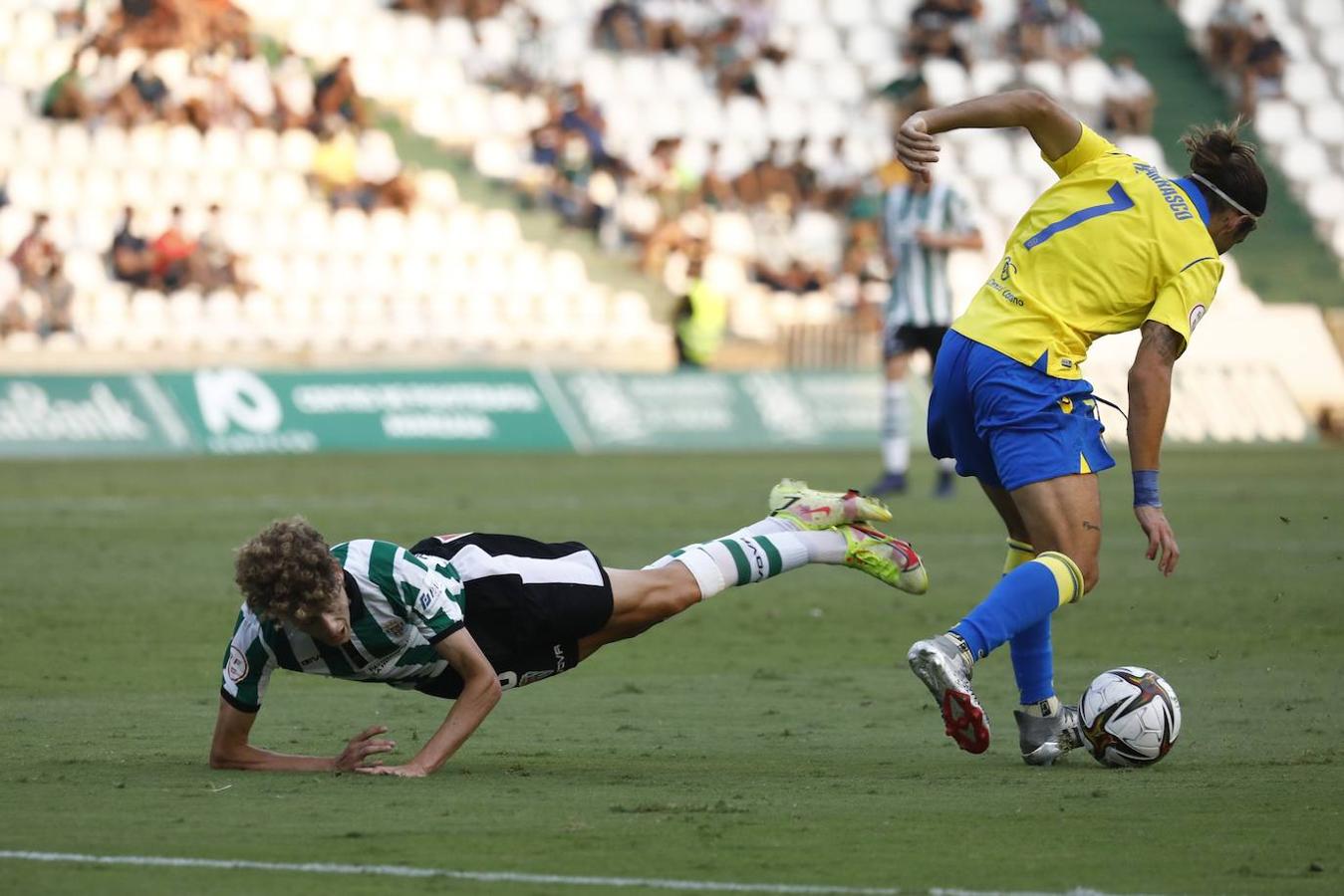 Las mejores imágenes del Córdoba CF - Cádiz B