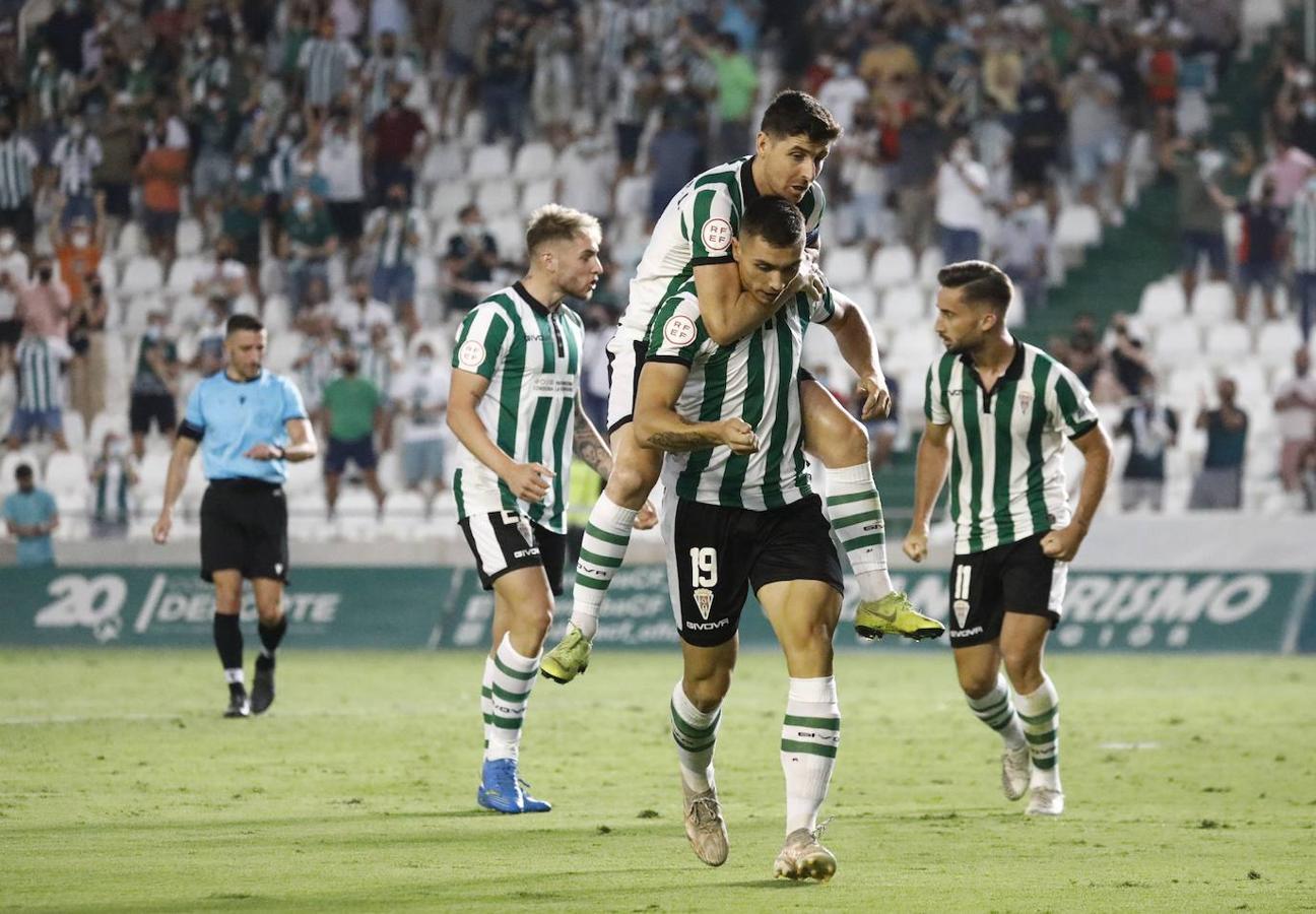 Las mejores imágenes del Córdoba CF - Cádiz B