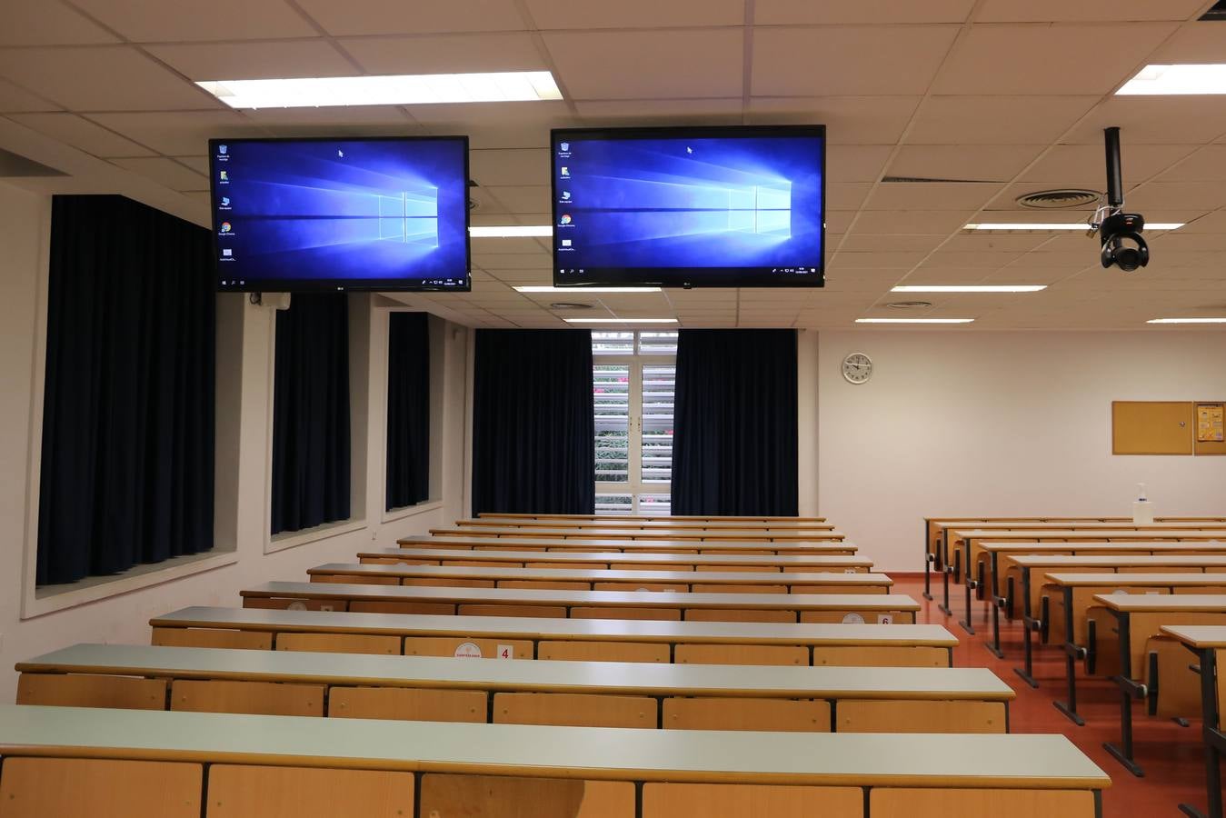 Jornada de bienvenida a los estudiantes de la Universidad Pablo de Olavide