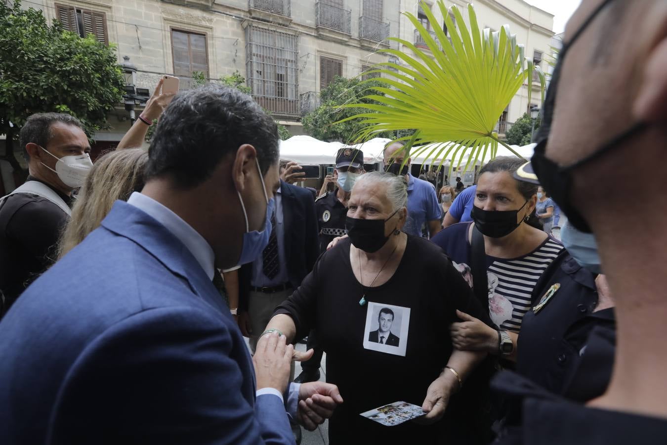 Fotos: La visita de Juanma Moreno en Jerez