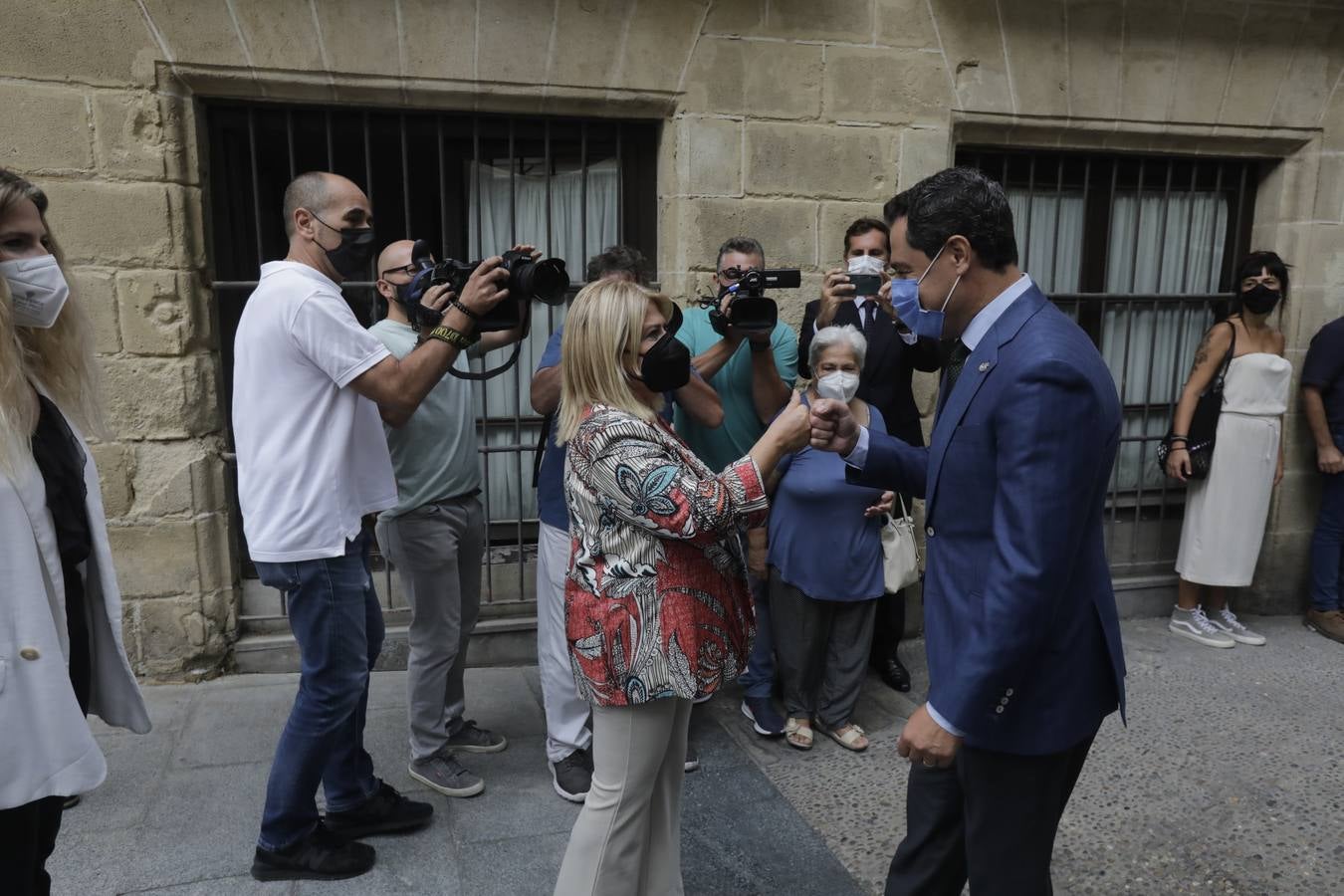 Fotos: La visita de Juanma Moreno en Jerez