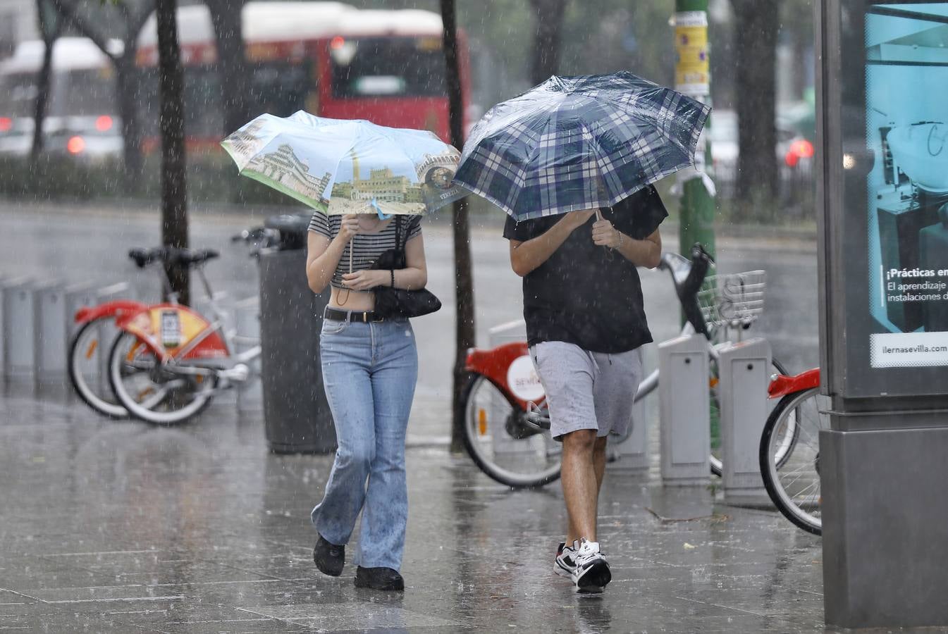 La lluvia deja un acumulado de casi 27 litros por metro cuadrado en Sevilla