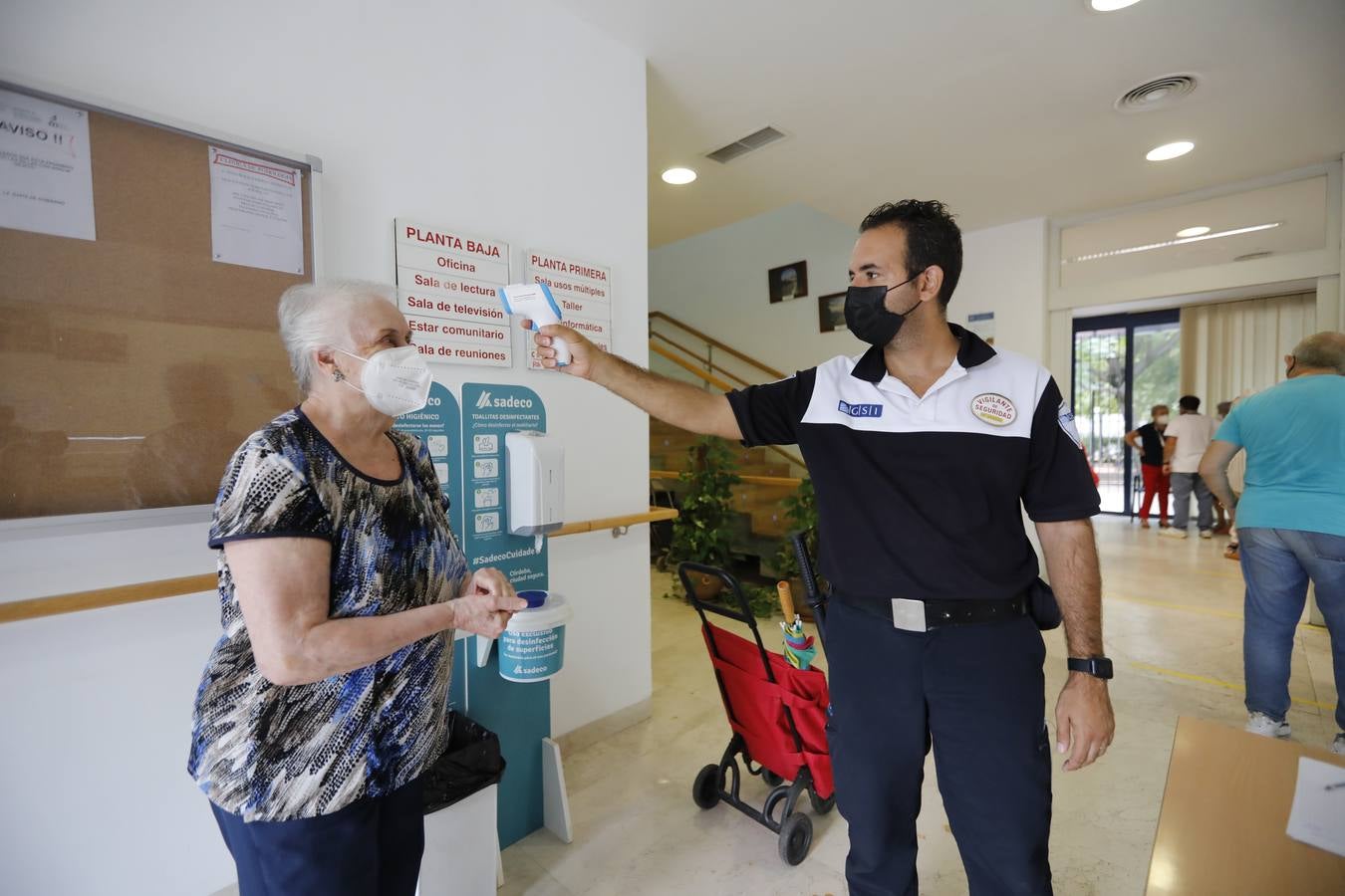 En imágenes , la reapertura de los centros de mayores de Córdoba