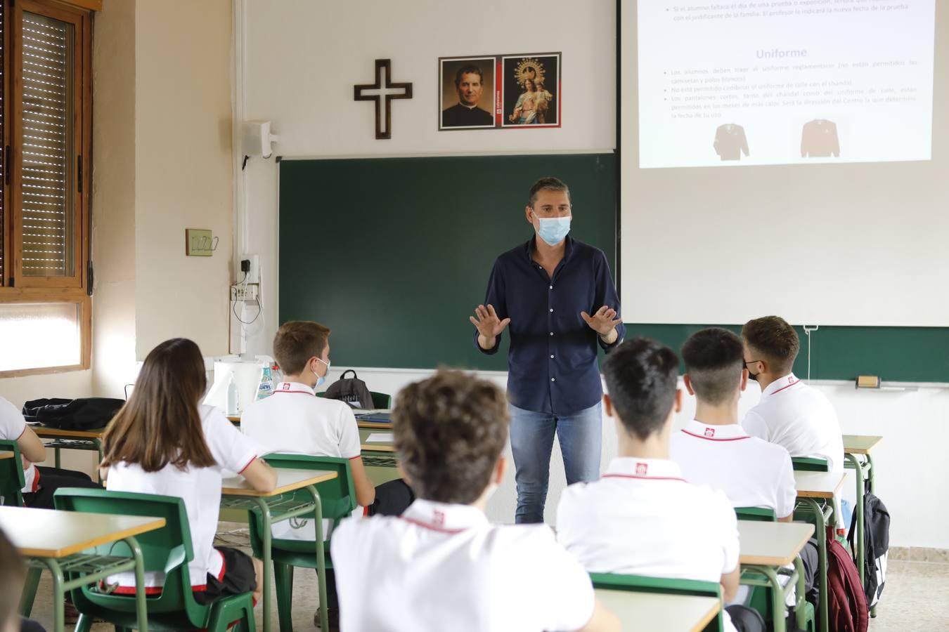 El regreso a las aulas de Secundaria en Córdoba, en imágenes