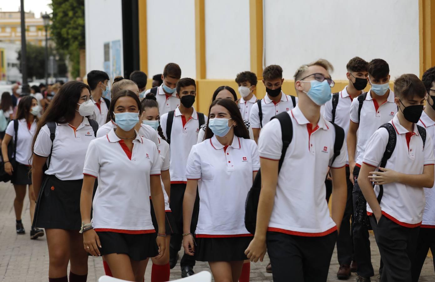 El regreso a las aulas de Secundaria en Córdoba, en imágenes