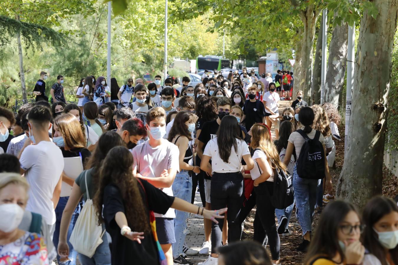 El regreso a las aulas de Secundaria en Córdoba, en imágenes