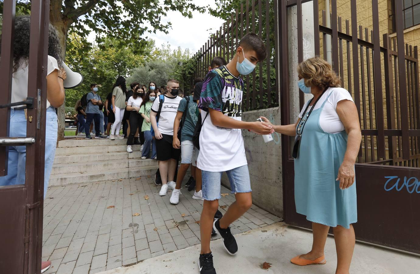 El regreso a las aulas de Secundaria en Córdoba, en imágenes