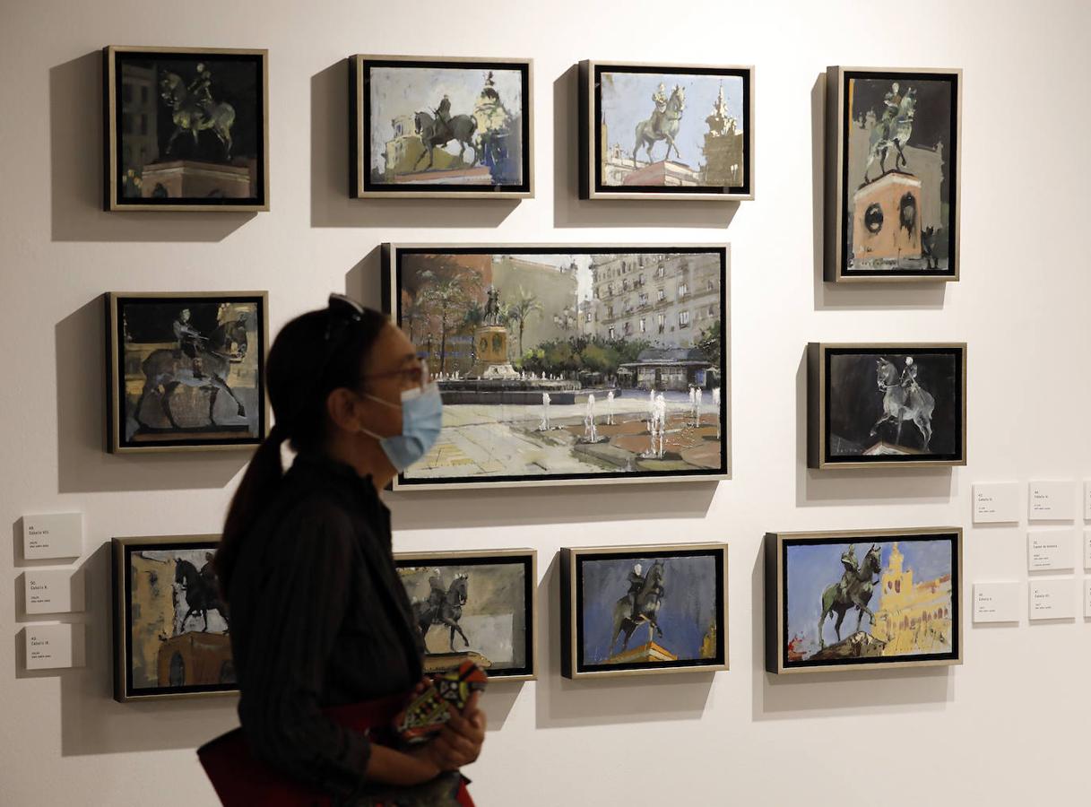 La exposición de Javier Bassecourt sobre la plaza de las Tendillas de Córdoba, en imágenes