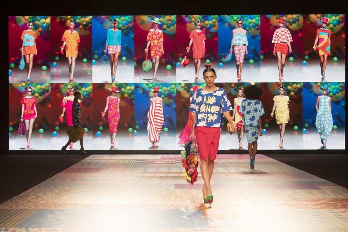 Desfile de Agatha Ruiz de la Prada primavera/verano 2022. 