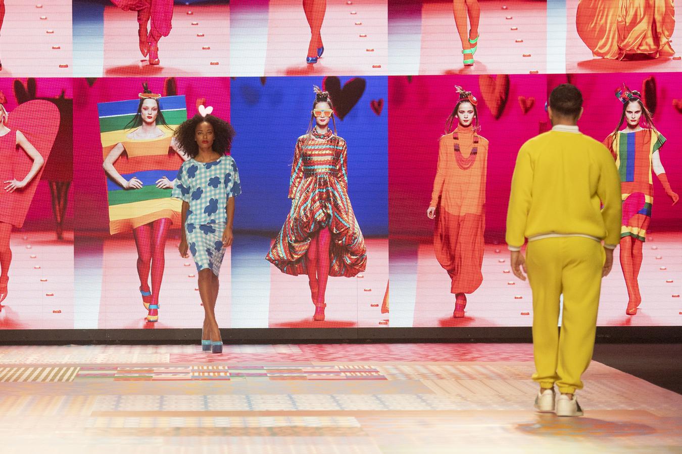 Desfile de Agatha Ruiz de la Prada primavera/verano 2022. 