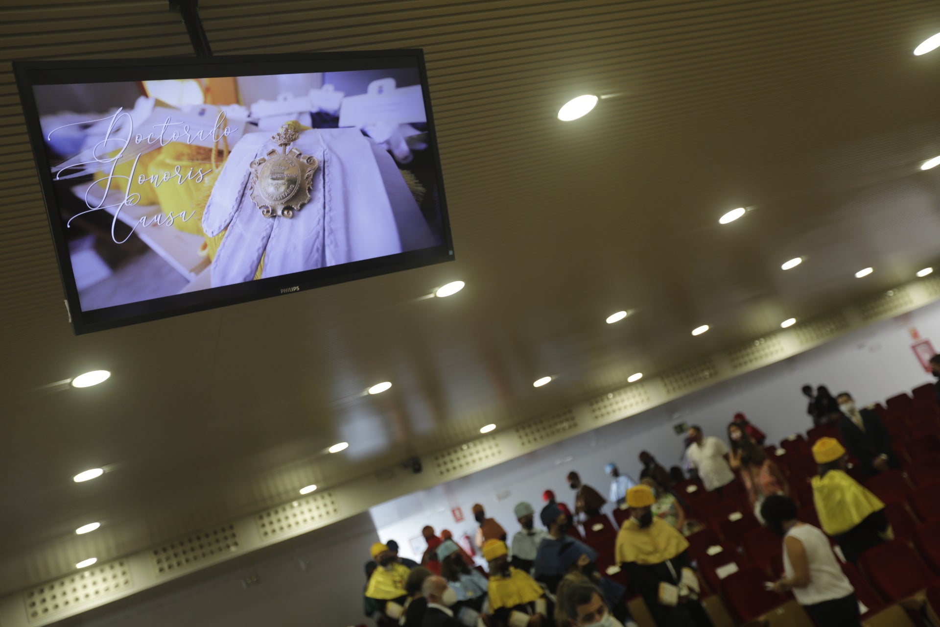 En imágenes: Así ha sido la investidura de Soledad Becerril y María Izquierdo como doctoras Honoris Causa de la Universidad de Cádiz