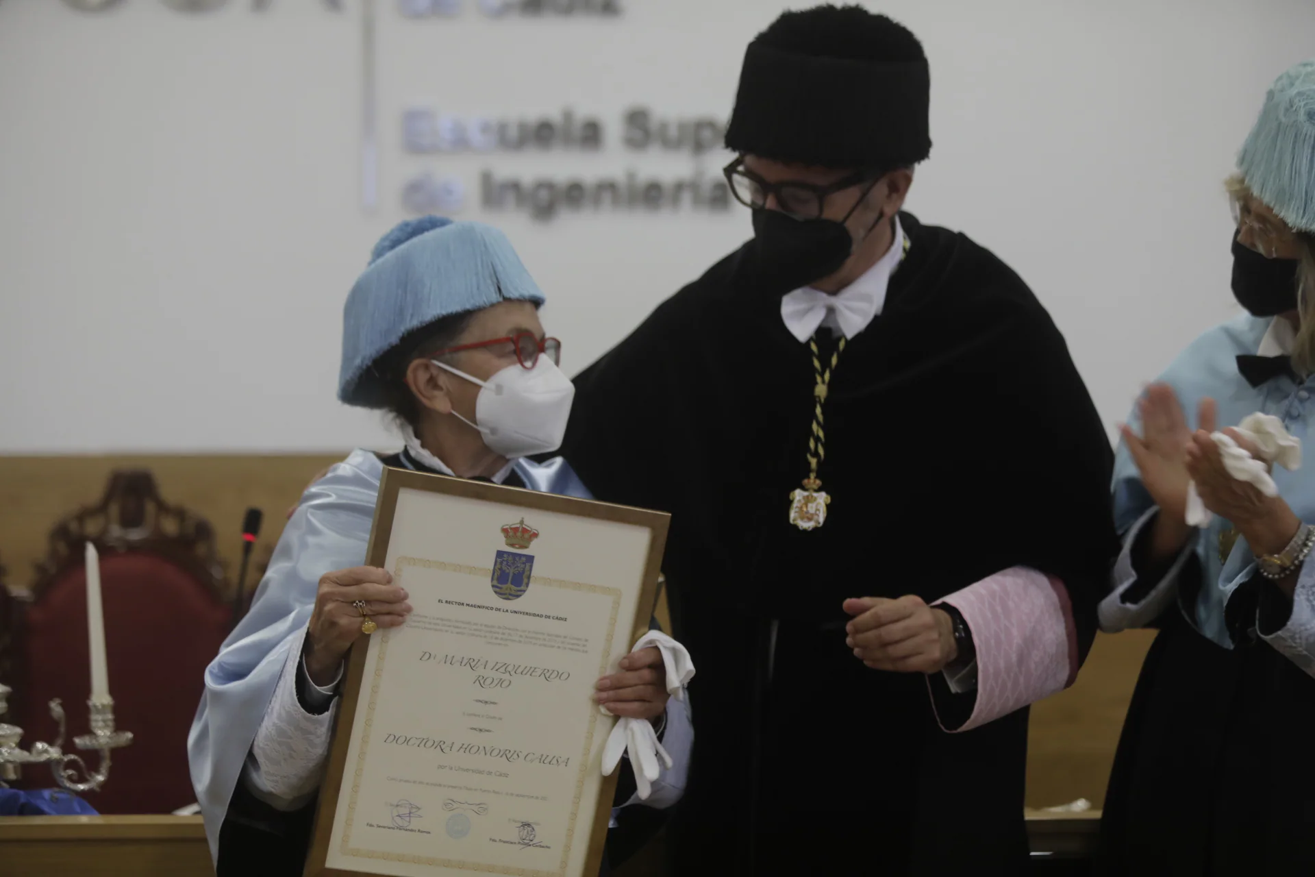 En imágenes: Así ha sido la investidura de Soledad Becerril y María Izquierdo como doctoras Honoris Causa de la Universidad de Cádiz