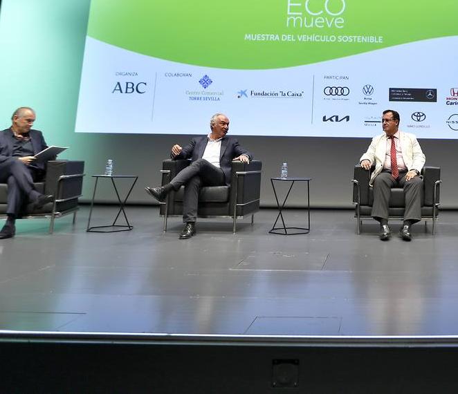 Integrantes de la mesa de debate celebrada en Ecomueve 2021