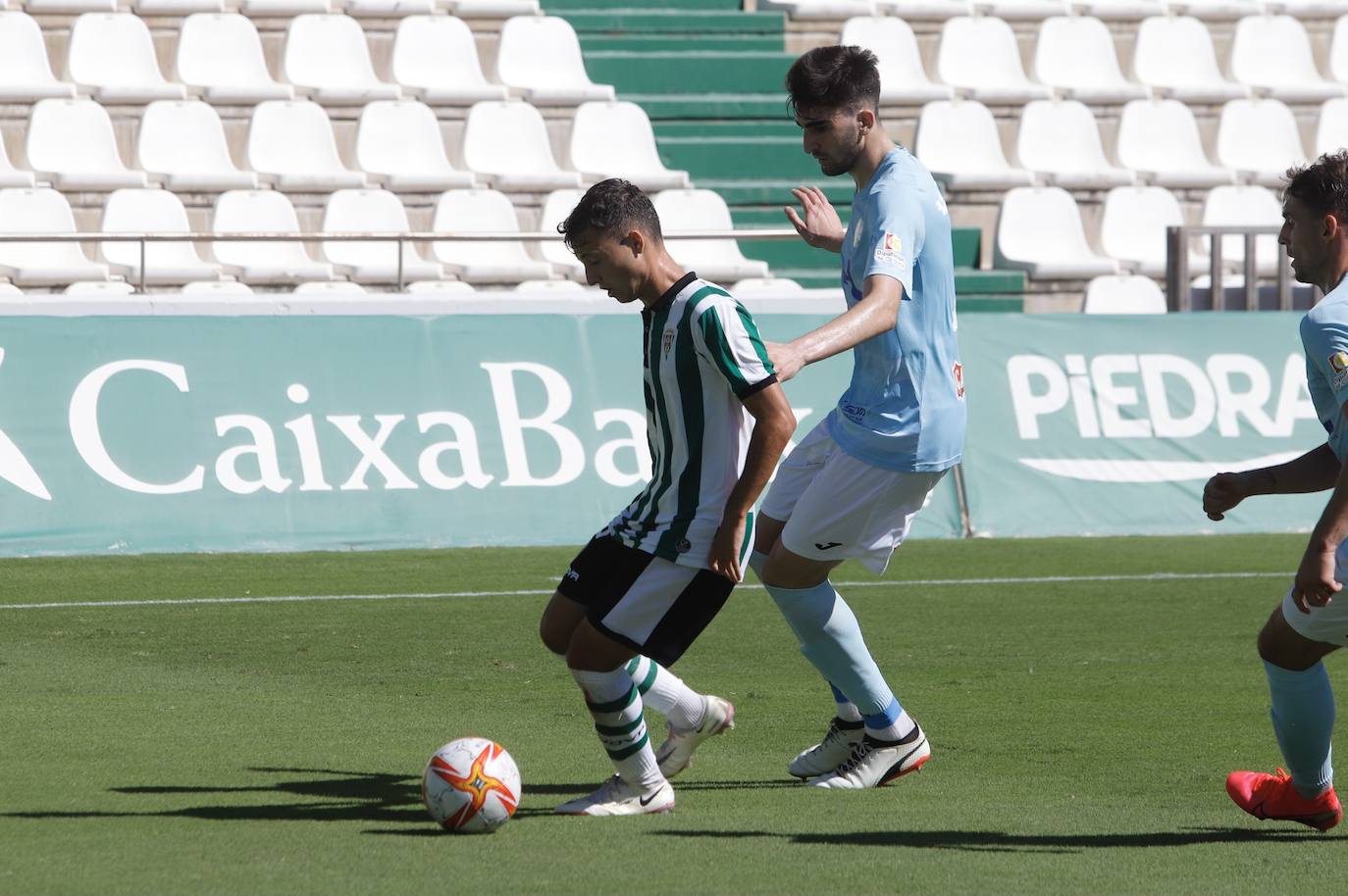 Las mejores imágenes del derbi Córdoba B - Ciudad de Lucena