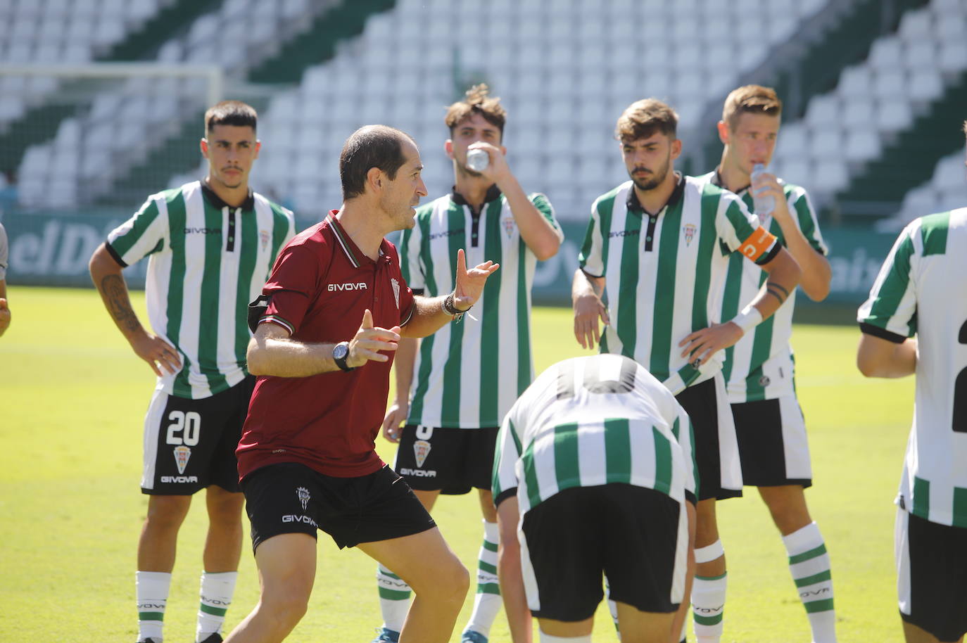 Las mejores imágenes del derbi Córdoba B - Ciudad de Lucena