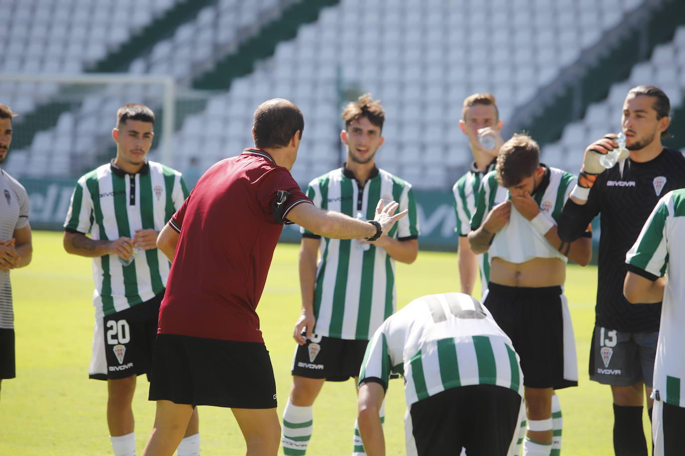 Las mejores imágenes del derbi Córdoba B - Ciudad de Lucena