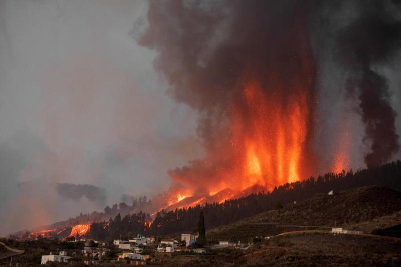 El día después de la erupción del volcán, en imágenes