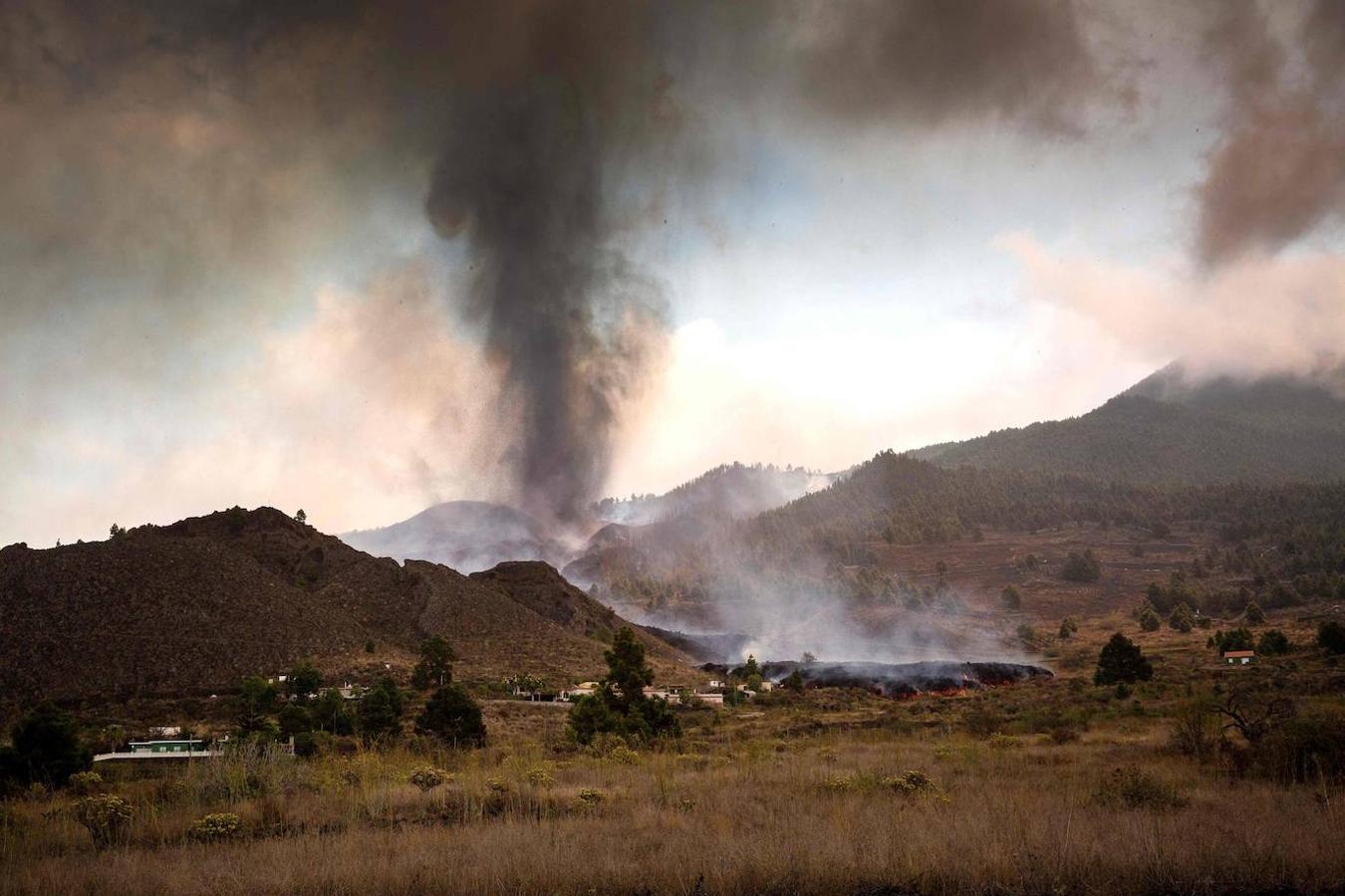 El día después de la erupción del volcán, en imágenes