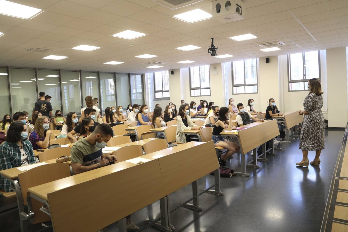 Los universitarios de Sevilla han vuelto a clase con normalidad para un nuevo curso