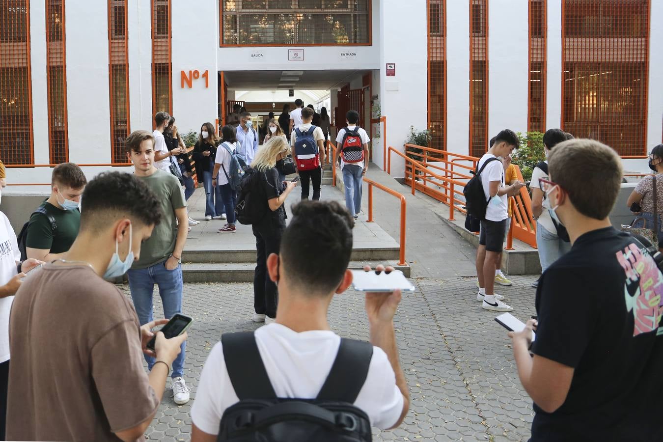 Los universitarios de Sevilla han vuelto a clase con normalidad para un nuevo curso