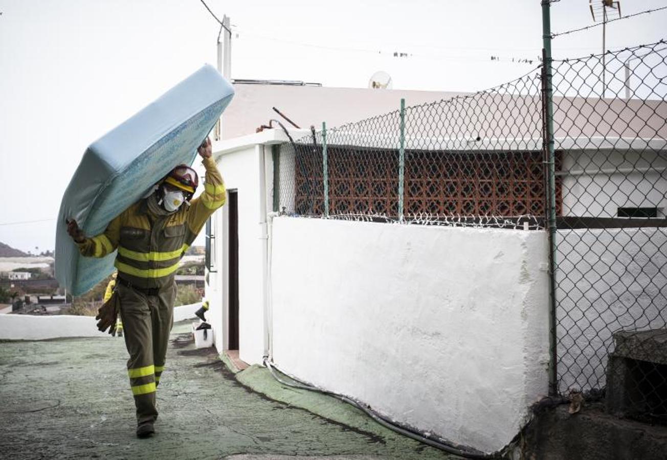 La expansión de la colada ha obligado a evacuar el pueblo de Todoque. 