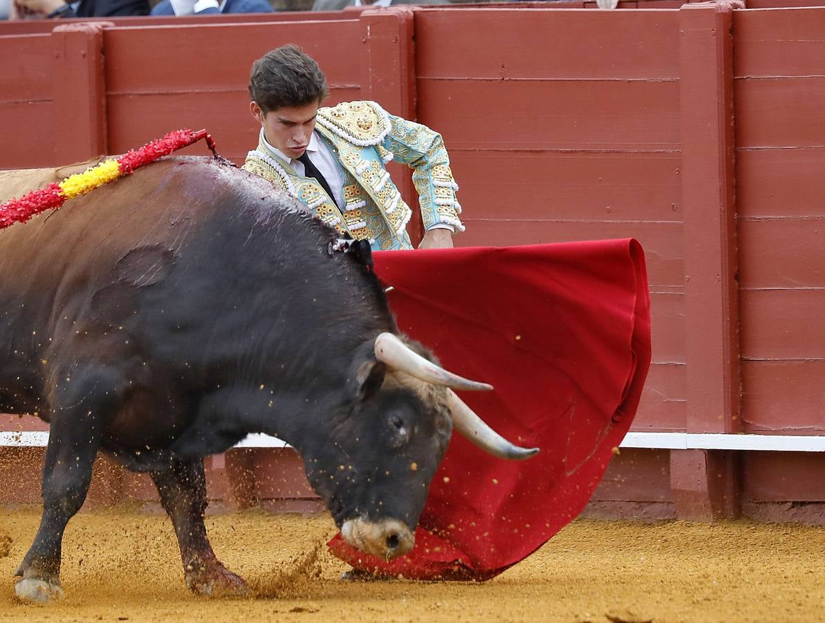 El sevillano Manolo Vázquez, en su debut en la Maestranza