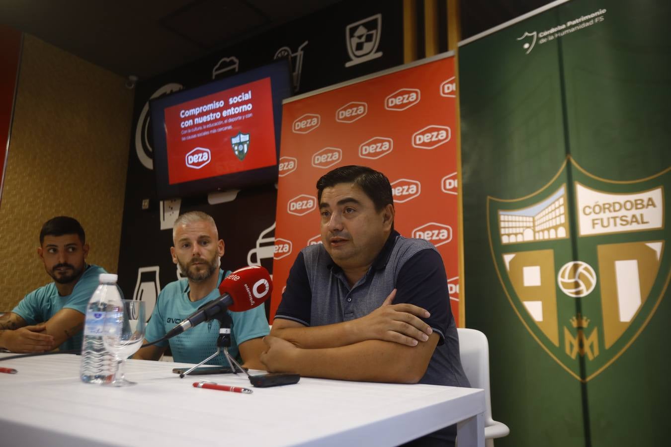 Las mejores imágenes de la presentación de Miguelín, fichaje estrella del Córdoba Patrimonio de fútbol sala