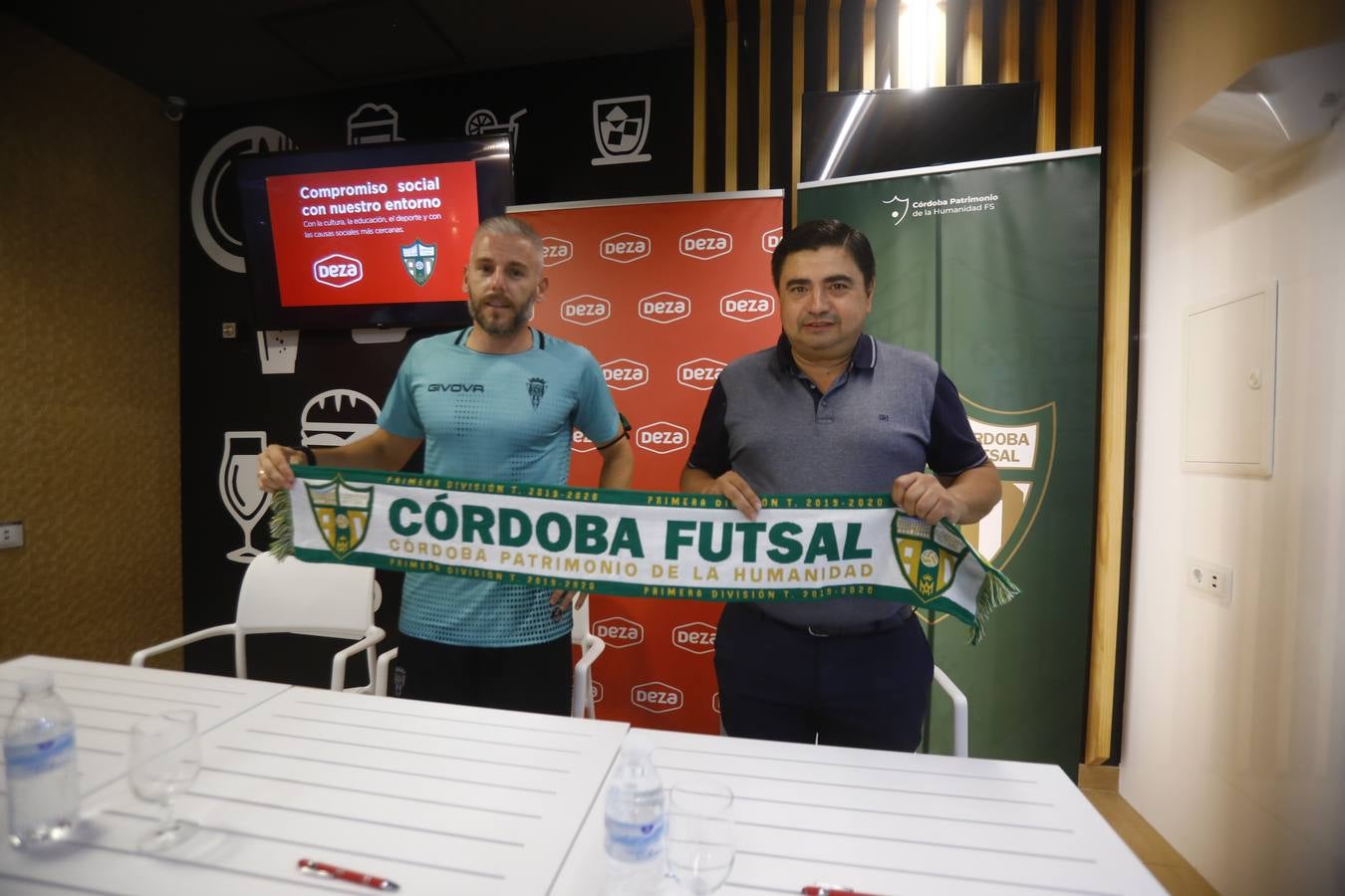 Las mejores imágenes de la presentación de Miguelín, fichaje estrella del Córdoba Patrimonio de fútbol sala