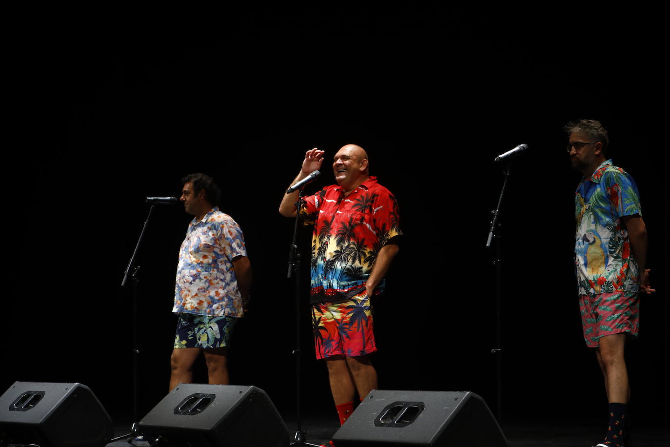 El primer lleno del Gran Teatro con el Comandante Lara, en imágenes