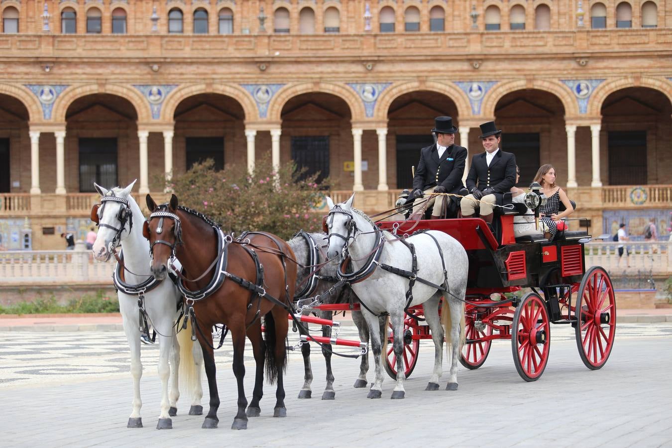 Paseo de carruajes por el Parque de María Luisa