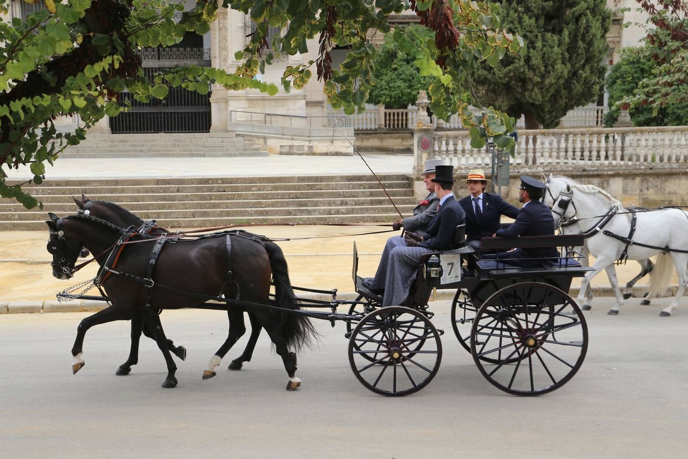 Paseo de carruajes por el Parque de María Luisa