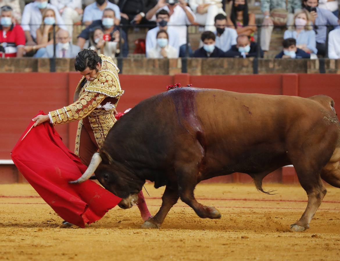 En imágenes, mano a mano de Morante de la Puebla y Juan Ortega en la Maestranza