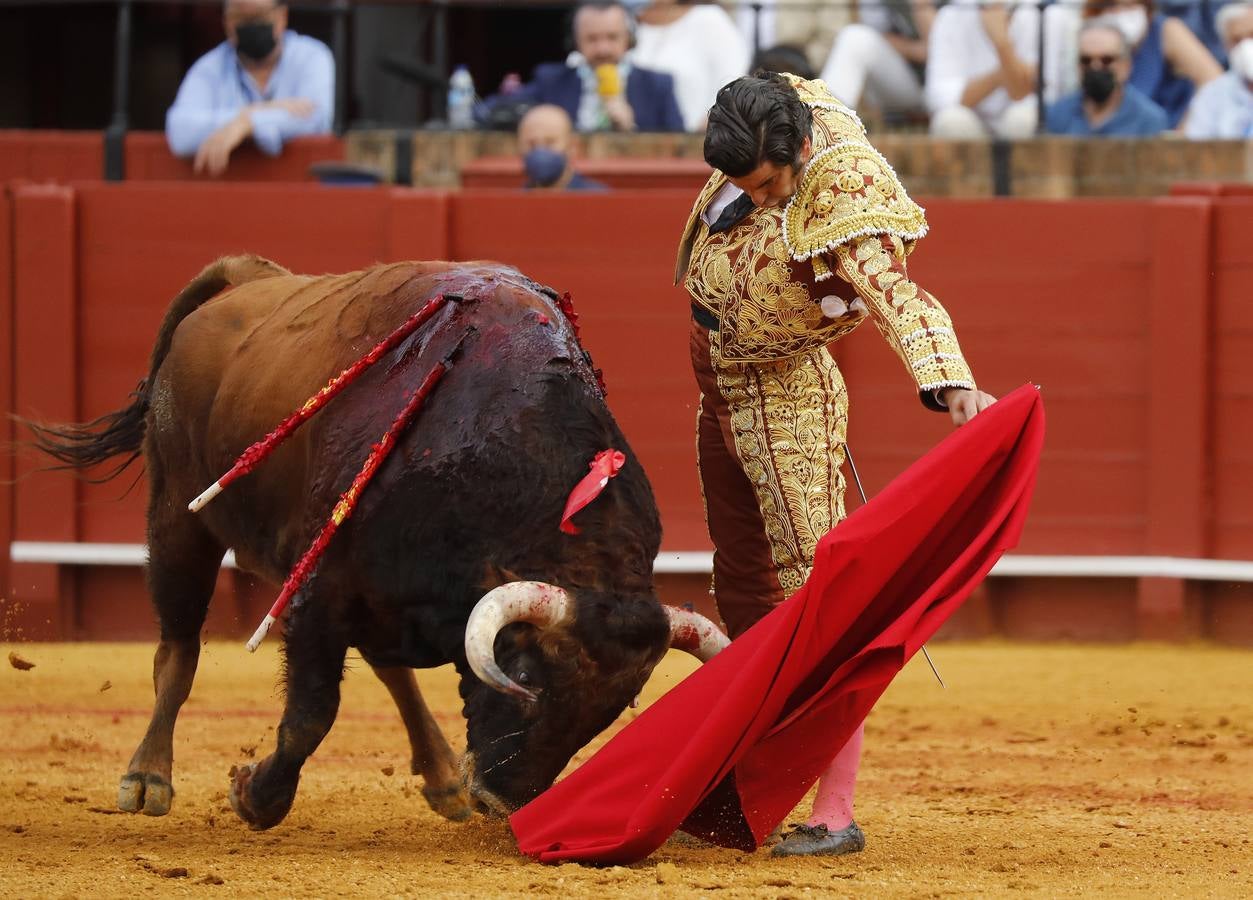 En imágenes, mano a mano de Morante de la Puebla y Juan Ortega en la Maestranza