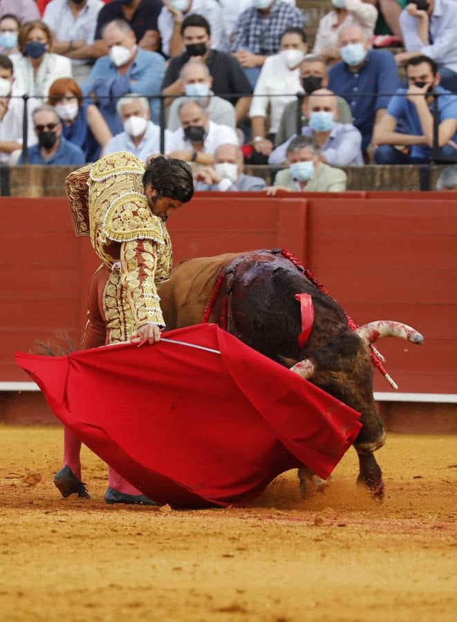 En imágenes, mano a mano de Morante de la Puebla y Juan Ortega en la Maestranza