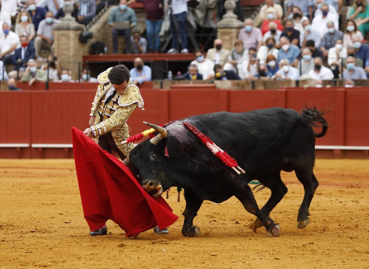 En imágenes, mano a mano de Morante de la Puebla y Juan Ortega en la Maestranza