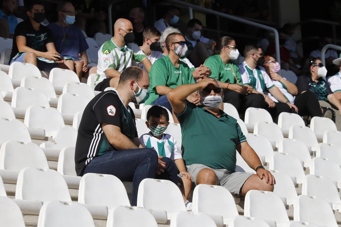 La alegría del Arcángel en la cuarta victoria del Córdoba CF ante el Don Benito